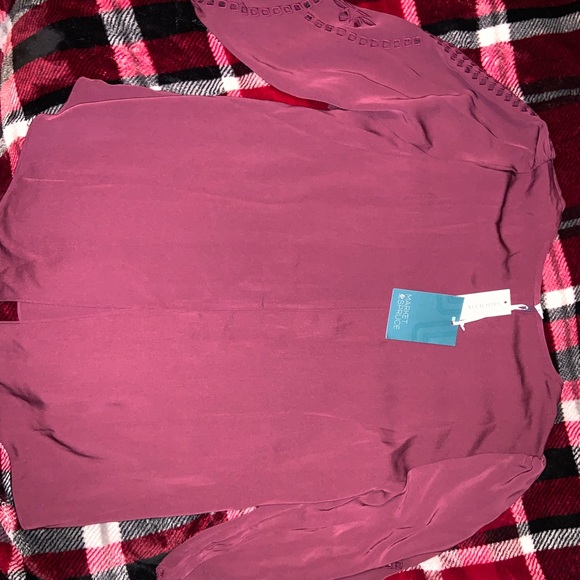 High heel boots 7(1/2), burgundy shirts (M), and comfy exercise pants (M). - Picture 4 of 10